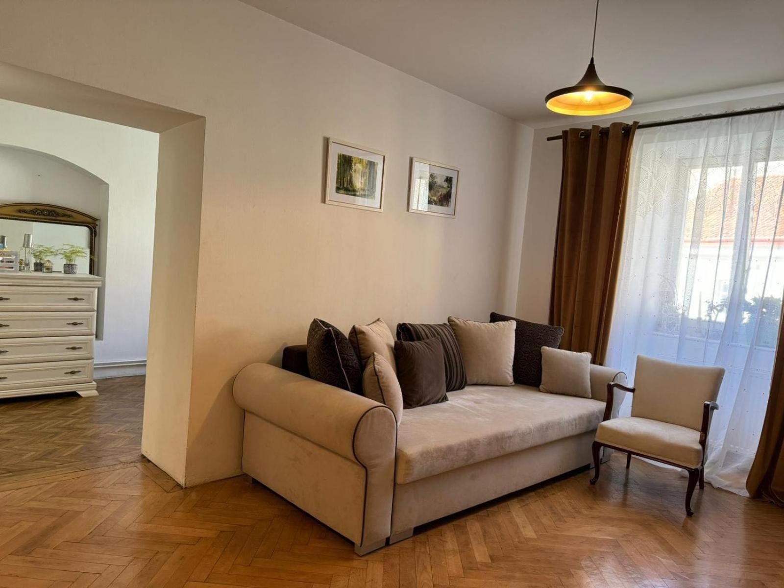 Valentina'S Apartment In City Center Брашов Экстерьер фото